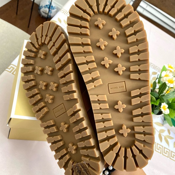 Michael Kors Easton Flat Clog Tumbled Leather - Picture 3 of 5